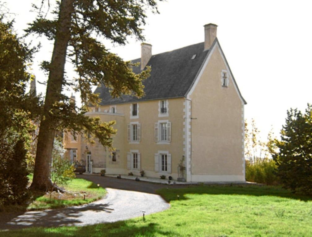 ชาโต อาร์ดิเยอ Bed & Breakfast Ardilleux ภายนอก รูปภาพ