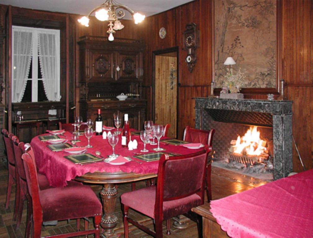 ชาโต อาร์ดิเยอ Bed & Breakfast Ardilleux ภายนอก รูปภาพ