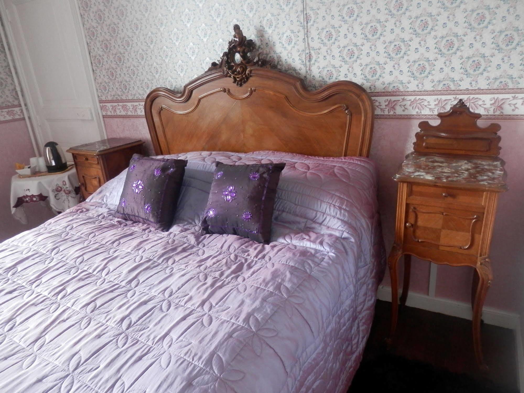 ชาโต อาร์ดิเยอ Bed & Breakfast Ardilleux ภายนอก รูปภาพ