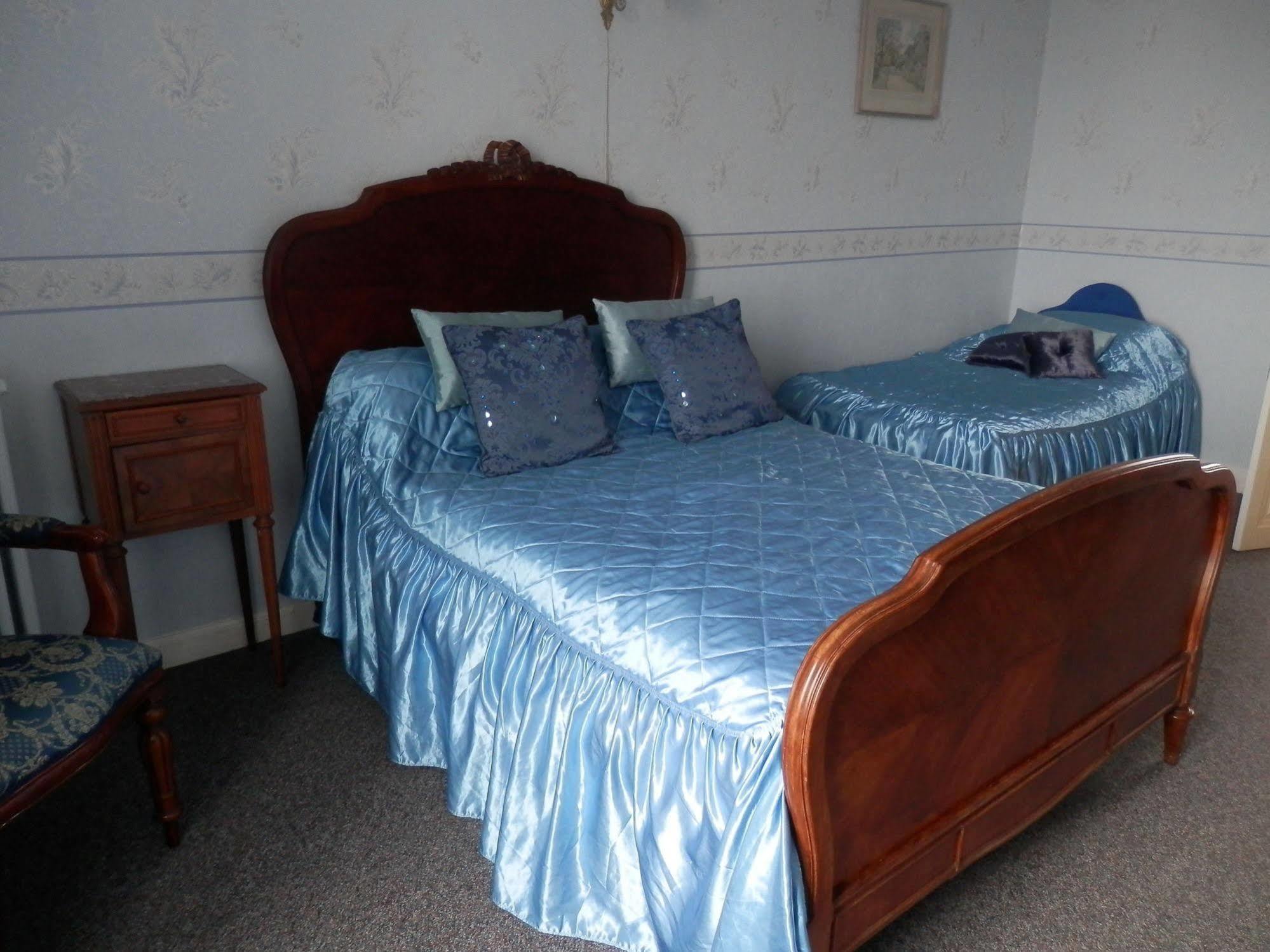 ชาโต อาร์ดิเยอ Bed & Breakfast Ardilleux ภายนอก รูปภาพ
