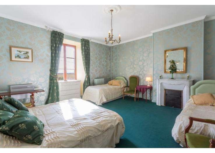 ชาโต อาร์ดิเยอ Bed & Breakfast Ardilleux ภายนอก รูปภาพ